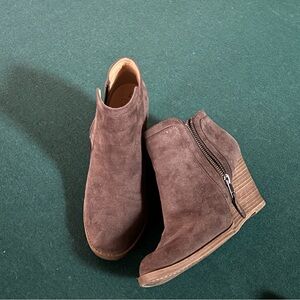 Time and Tru wedge ankle boots with zippers sz 7